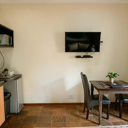 37 On Charles Hotel Pretoria Bagian luar foto