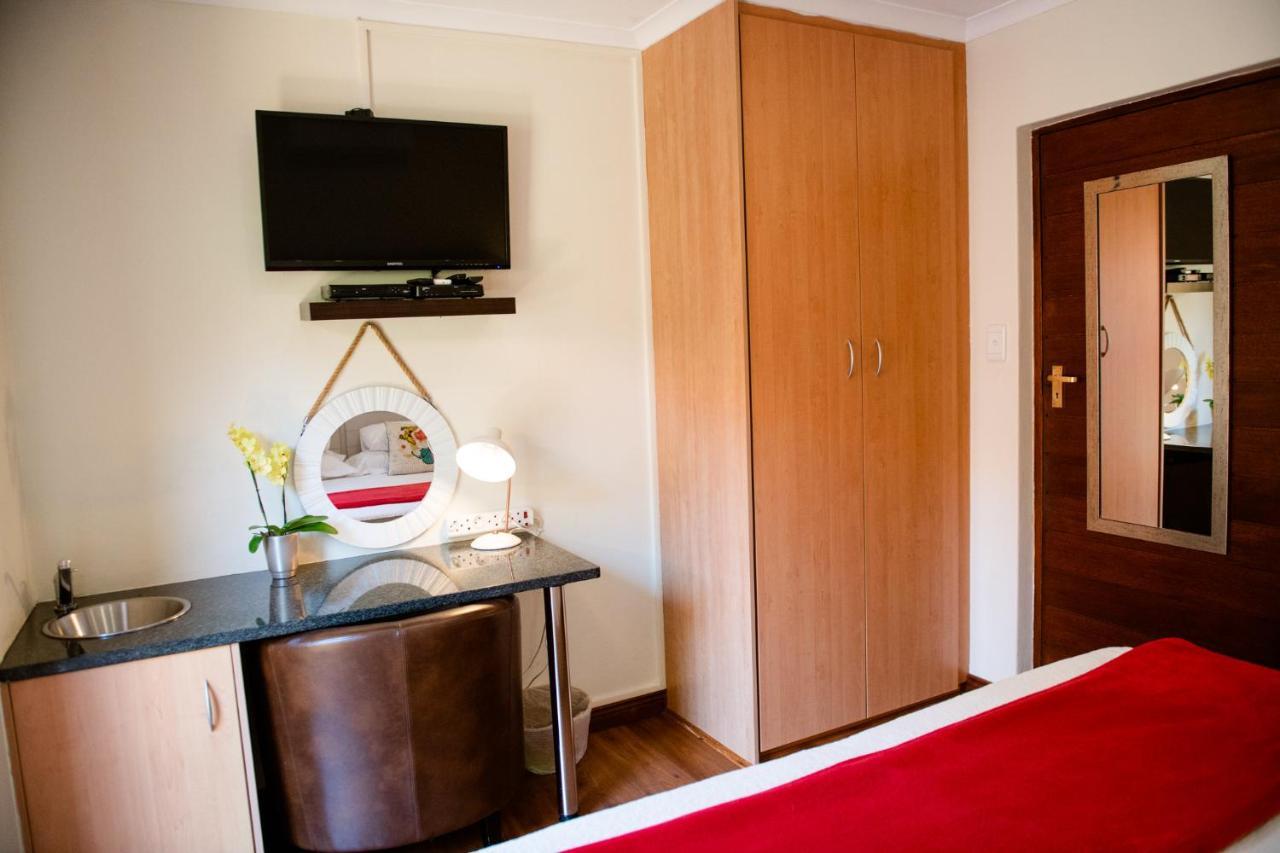 37 On Charles Hotel Pretoria Bagian luar foto