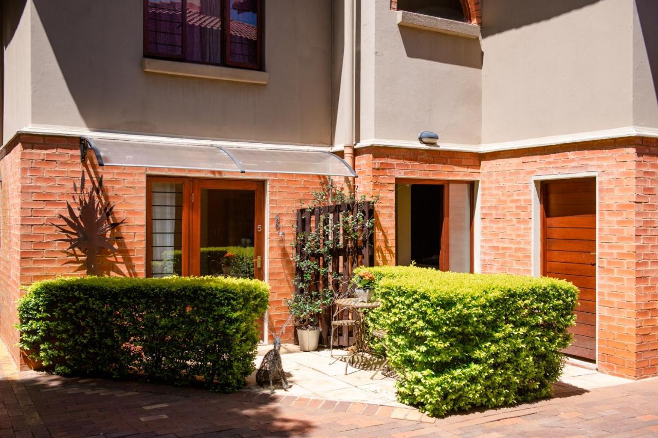 37 On Charles Hotel Pretoria Bagian luar foto