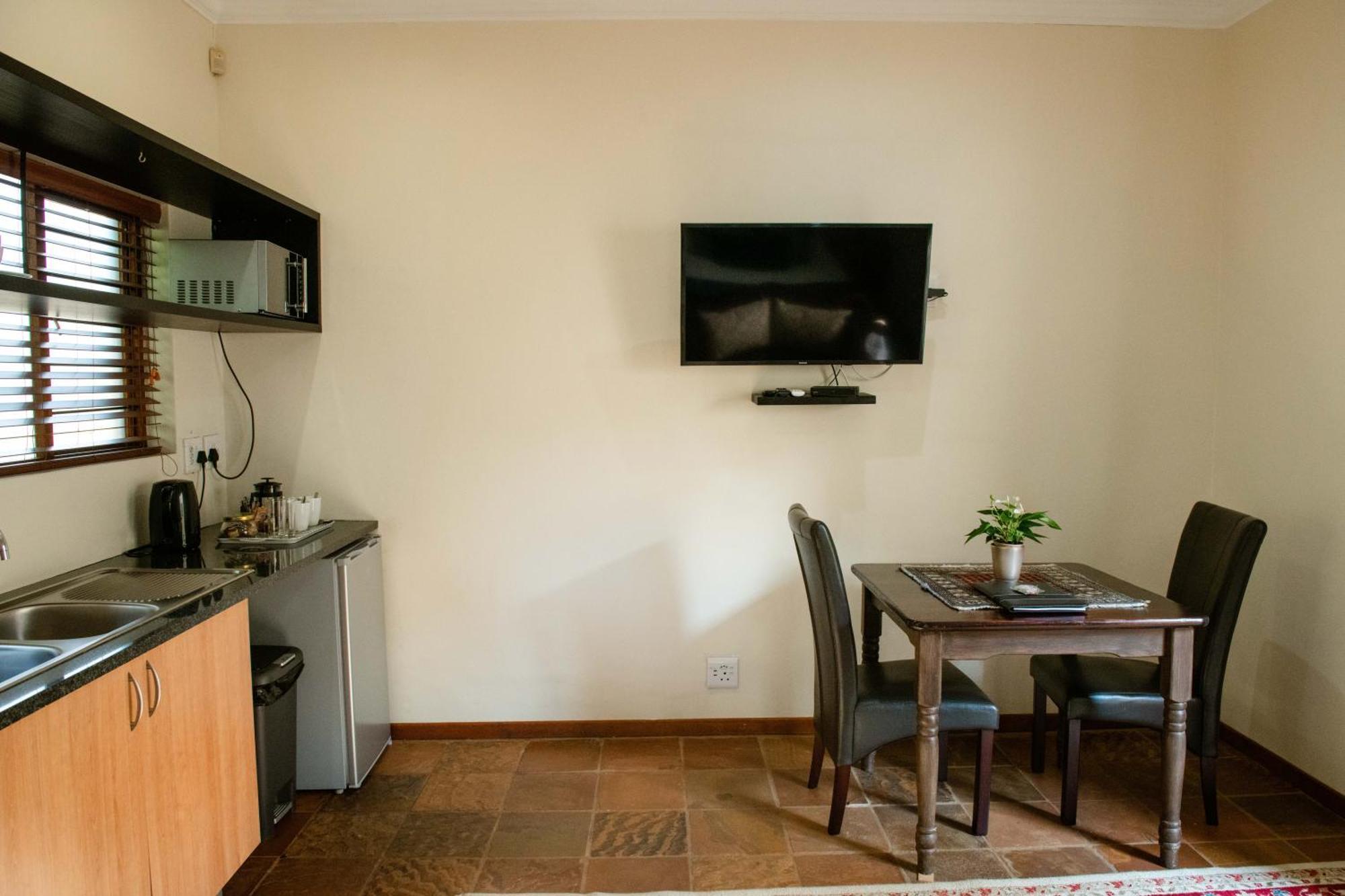 37 On Charles Hotel Pretoria Bagian luar foto